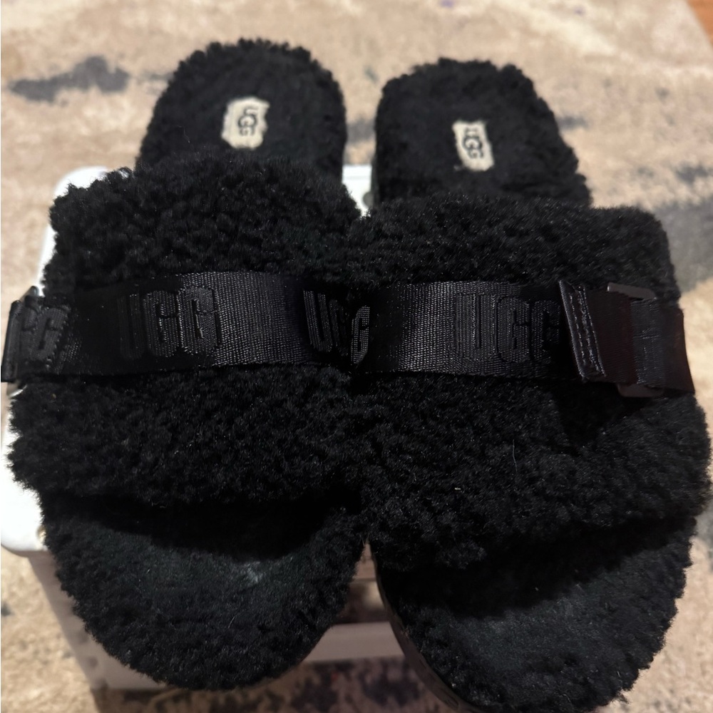 UGG Black Fuzzy Slide Sandals/Slippers